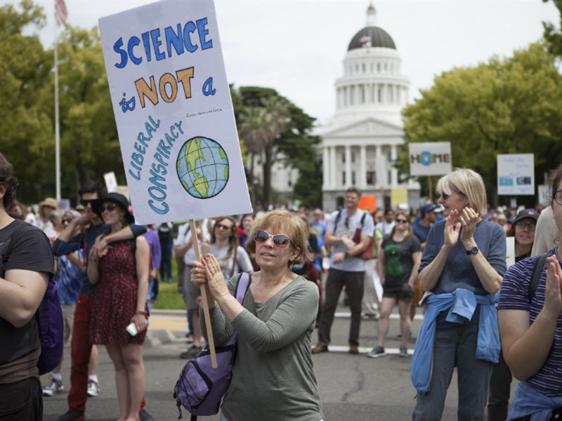 042217 Science March Sacramento 02 VN P
